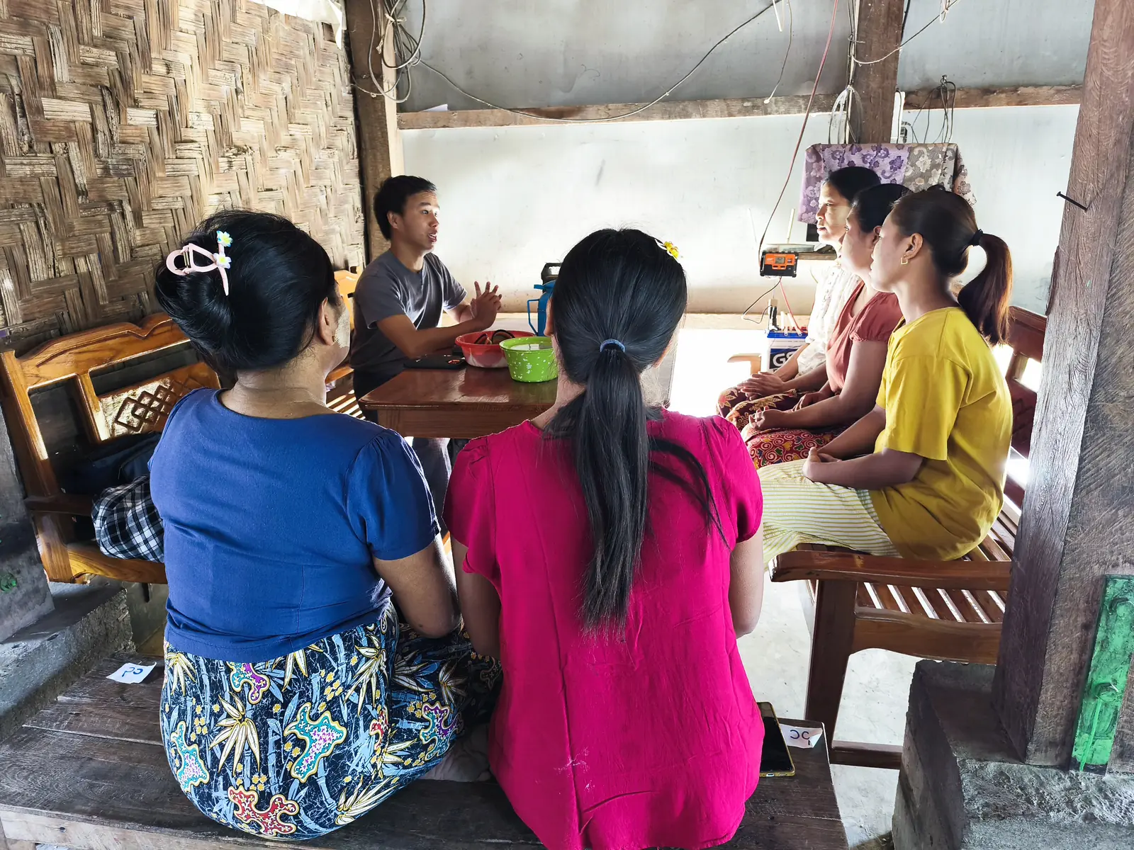 Community session in Inn Din